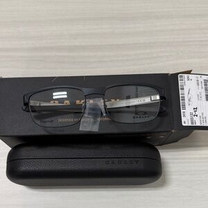 Oakley ox5132 surface plate